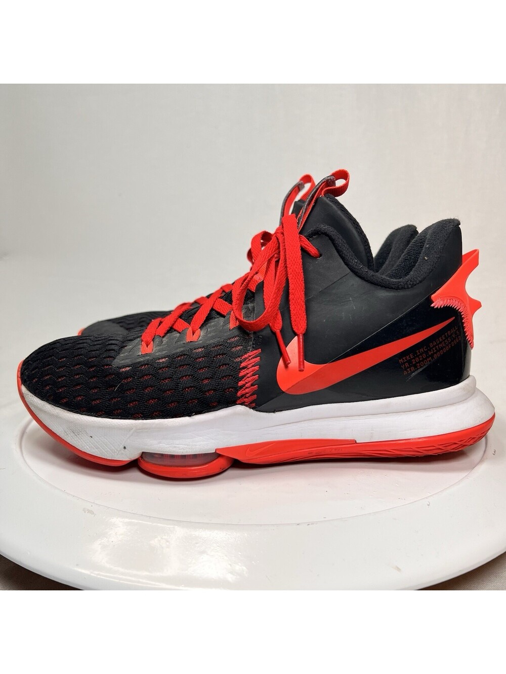 Nike LeBron Witness 5 Bred Black Red Low Top Lace Up CQ9380-005 Men’s Size 10